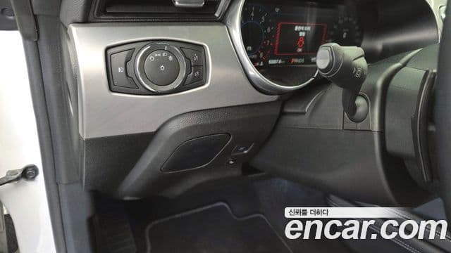 Ford Mustang купе, 2023 18