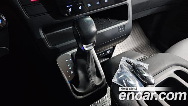 Hyundai Staria Modern, 2025 9
