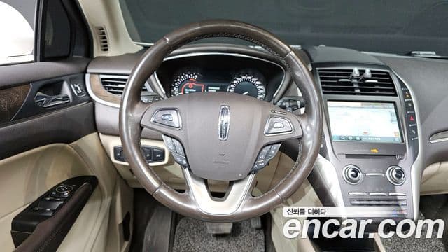 Lincoln MKC, 2019 14