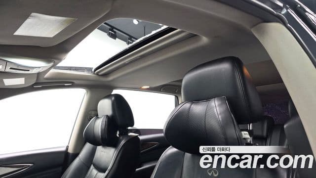 Infiniti JX35 1세대, 2013 17