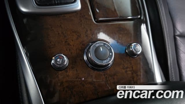 Infiniti JX35 1세대, 2013 18