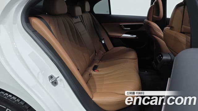 Mercedes-Benz E-класс W214 AMG Line, 2026 12