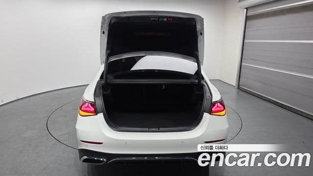 Mercedes-Benz E-класс W214 AMG Line, 2026 20