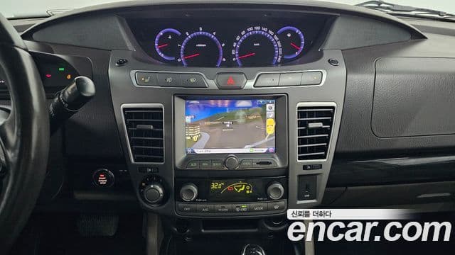 KG모빌리티(SsangYong) Korando 투리스모 high крыша, roof, 2016 14