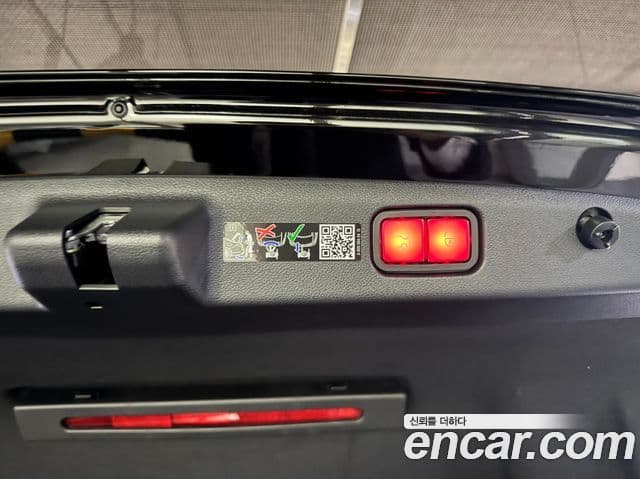 Mercedes-Benz E-класс W214 Avantgarde, 2025 19