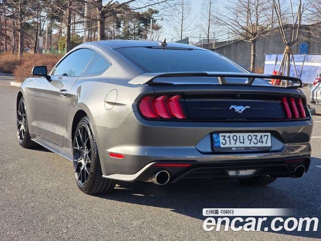 Ford Mustang купе, 2020 3