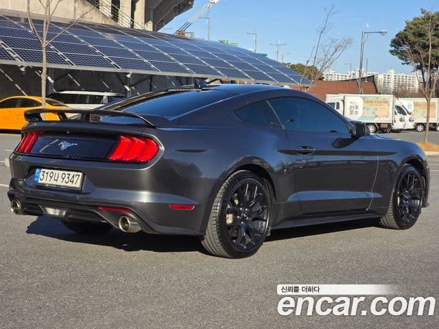 Ford Mustang купе, 2020 4