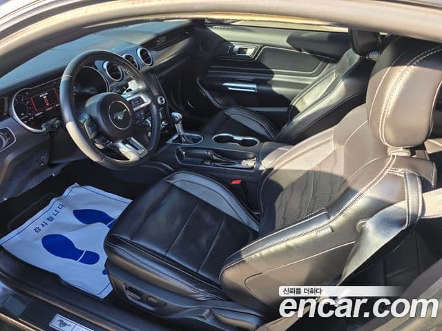 Ford Mustang купе, 2020 8