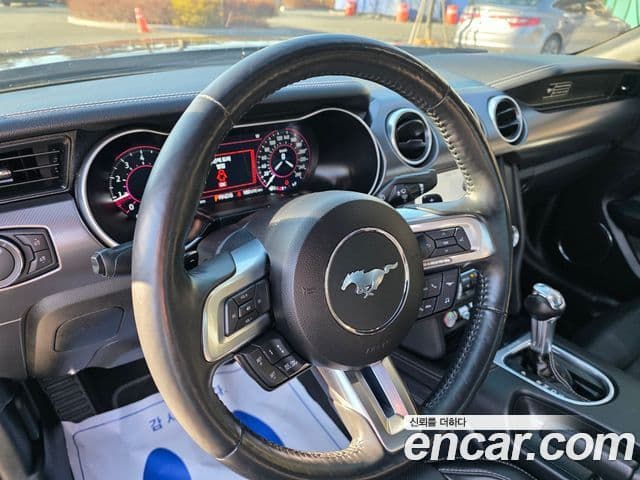 Ford Mustang купе, 2020 9