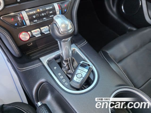 Ford Mustang купе, 2020 11