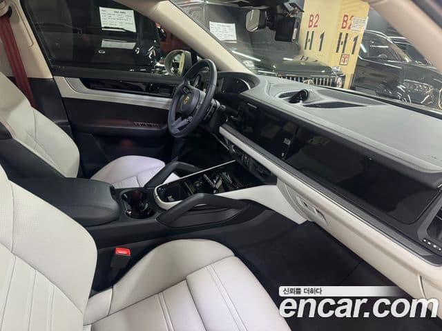 Porsche Cayenne (PO536) 3.0 купе, 2024 18