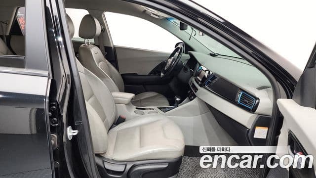 Kia Niro Noblesse, 2017 11