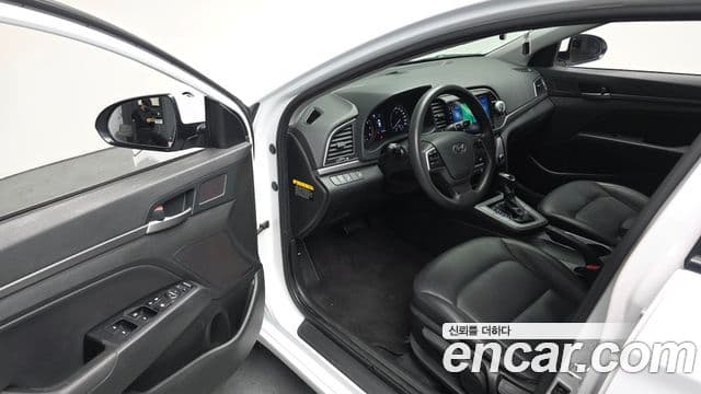 Hyundai Avante AD 1.6 GDI Value Plus, 2017 10