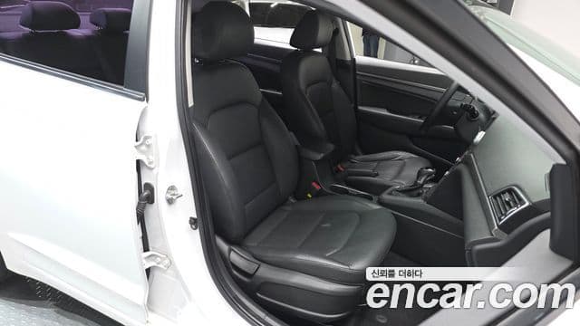 Hyundai Avante AD 1.6 GDI Value Plus, 2017 12