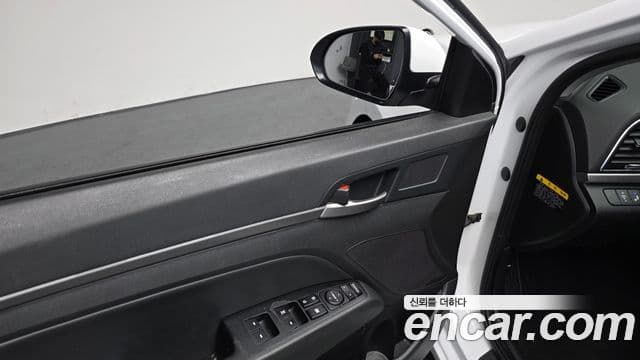 Hyundai Avante AD 1.6 GDI Value Plus, 2017 13