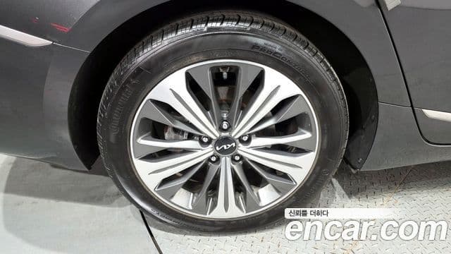 Kia K8 гибрид Signature, 2022 все фото