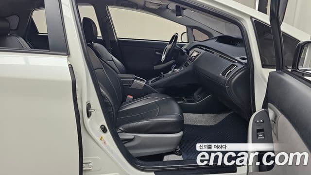 Toyota 프리우스 1.8 E, 2014 11