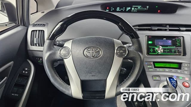 Toyota 프리우스 1.8 E, 2014 13