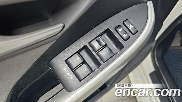 Toyota 프리우스 1.8 E, 2014 14