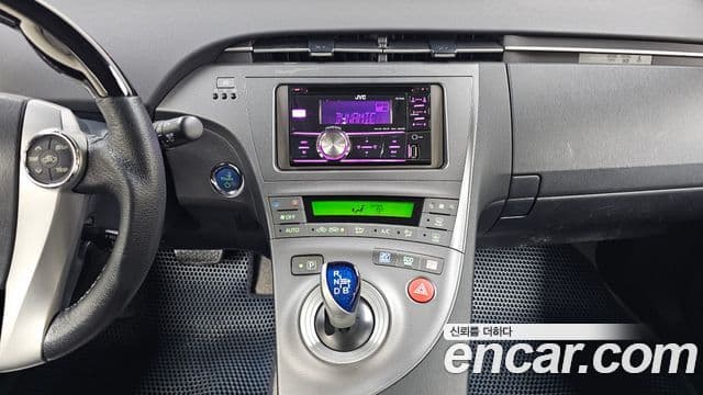 Toyota 프리우스 1.8 E, 2014 17