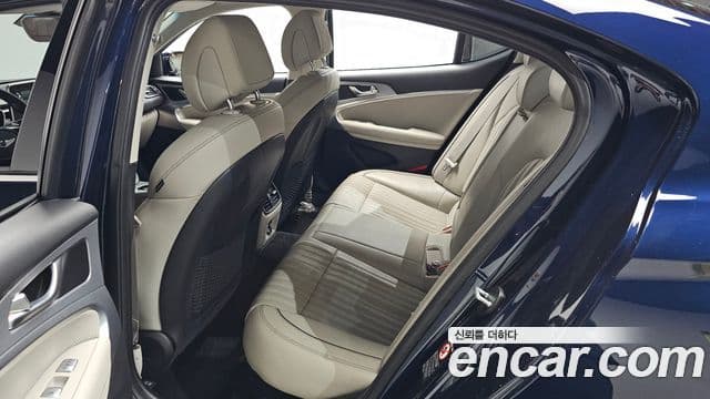 Genesis G70 Elite, 2020 12