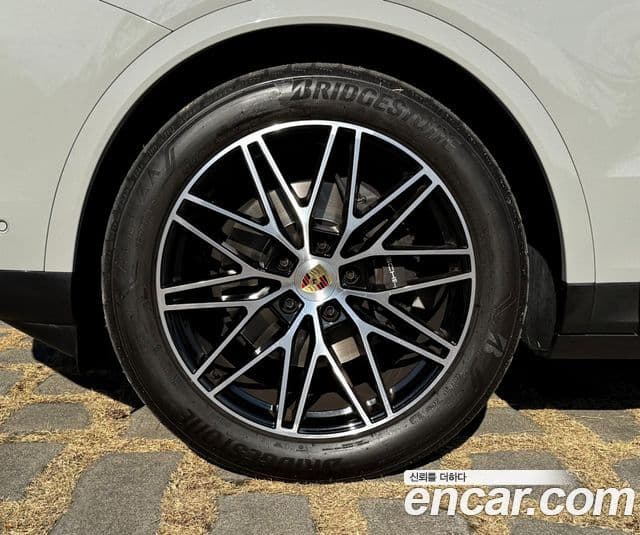 Porsche Cayenne (PO536), 2024 10