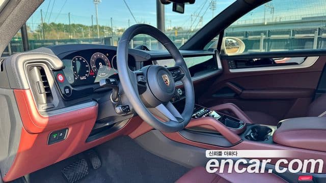 Porsche Cayenne (PO536), 2024 11