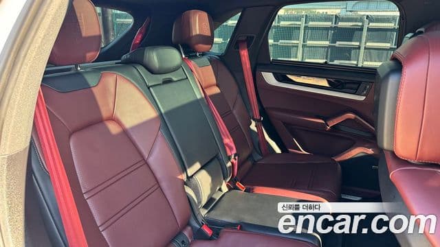 Porsche Cayenne (PO536), 2024 14