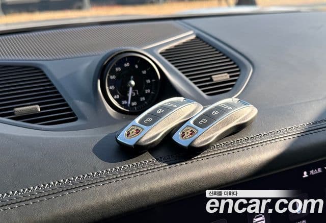 Porsche Cayenne (PO536), 2024 17