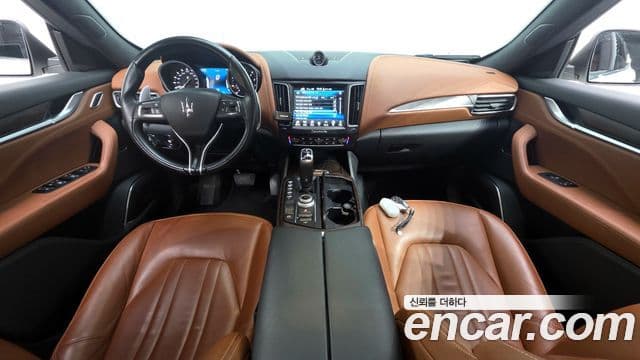 Maserati Levante, 2020 7