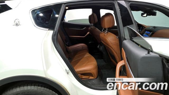 Maserati Levante, 2020 12