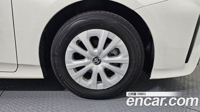 Toyota 프리우스 4세대, 2019 все фото