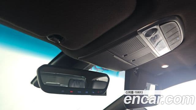 Genesis G90 Premium Luxury, 2019 18