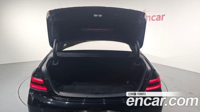 Genesis G90 Premium Luxury, 2019 20