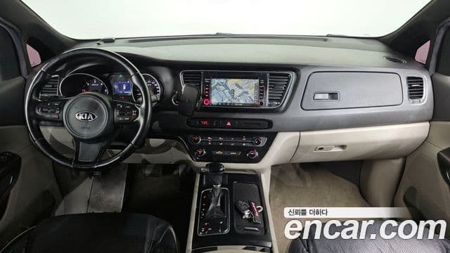 Kia All New Carnival Luxury, 2015 7