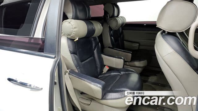 Kia All New Carnival Luxury, 2015 12