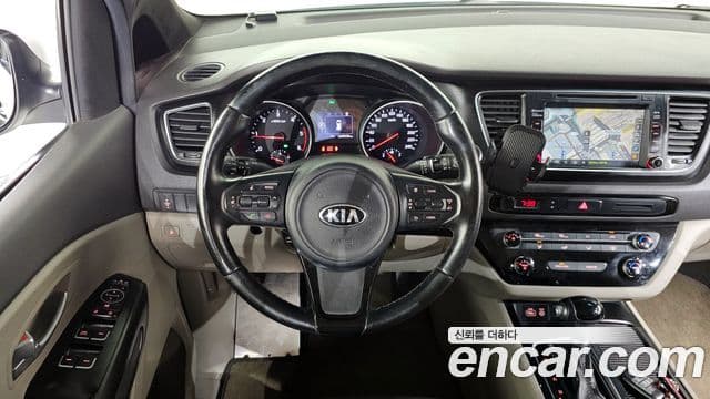 Kia All New Carnival Luxury, 2015 13