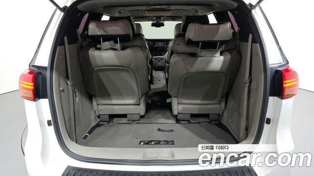 Kia All New Carnival Luxury, 2015 20