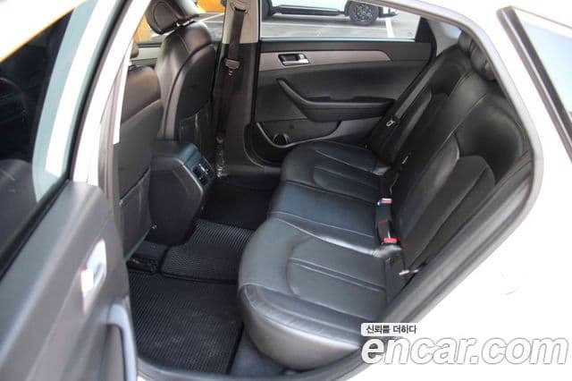 Hyundai LF Sonata Premium, 2015 17