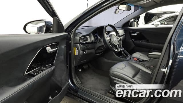 Kia Niro Prestige, 2017 10
