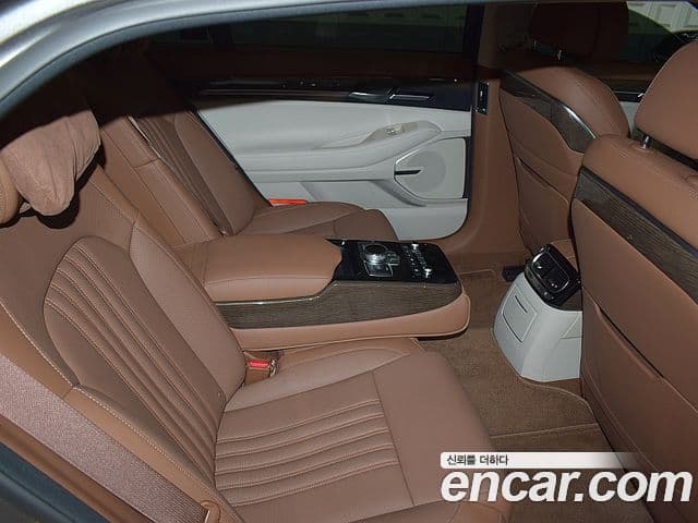 Genesis G90 Premium Luxury, 2021 14