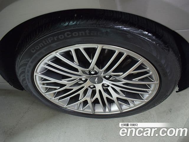 Genesis G90 Premium Luxury, 2021 18