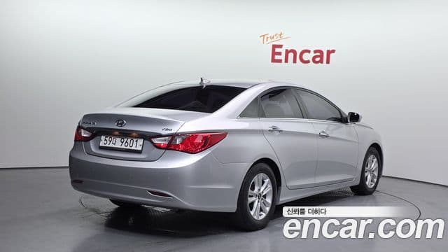 Hyundai YF Sonata чёрный, 2011 2