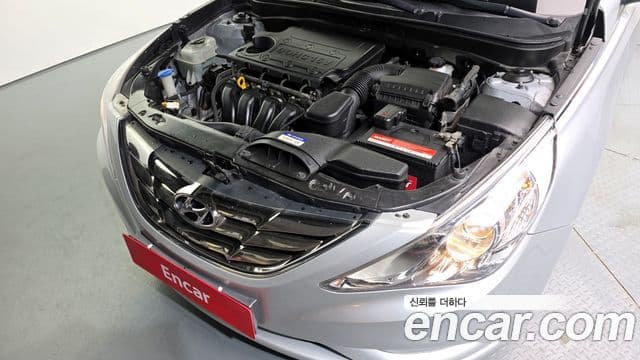 Hyundai YF Sonata чёрный, 2011 6