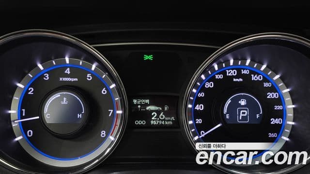 Hyundai YF Sonata чёрный, 2011 8