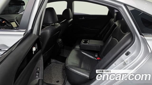 Hyundai YF Sonata чёрный, 2011 20