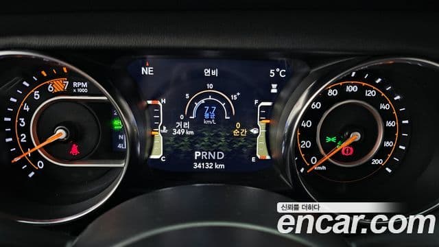 Jeep Wrangler (JL) 2.0 Overland Power top 4도어, 2022 8