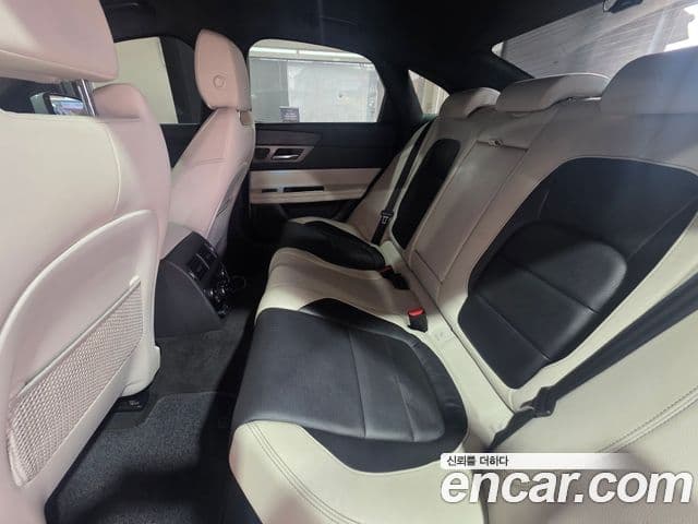 Jaguar XF (X260) 3.0 S AWD, 2019 все фото