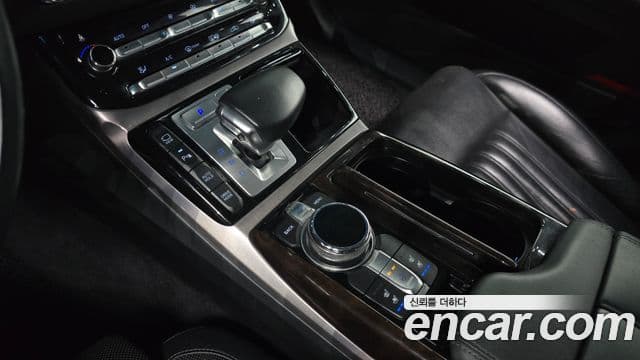 Genesis EQ900 Luxury, 2016 9