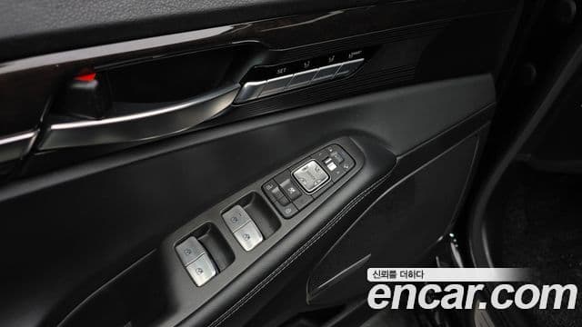 Genesis EQ900 Luxury, 2016 17